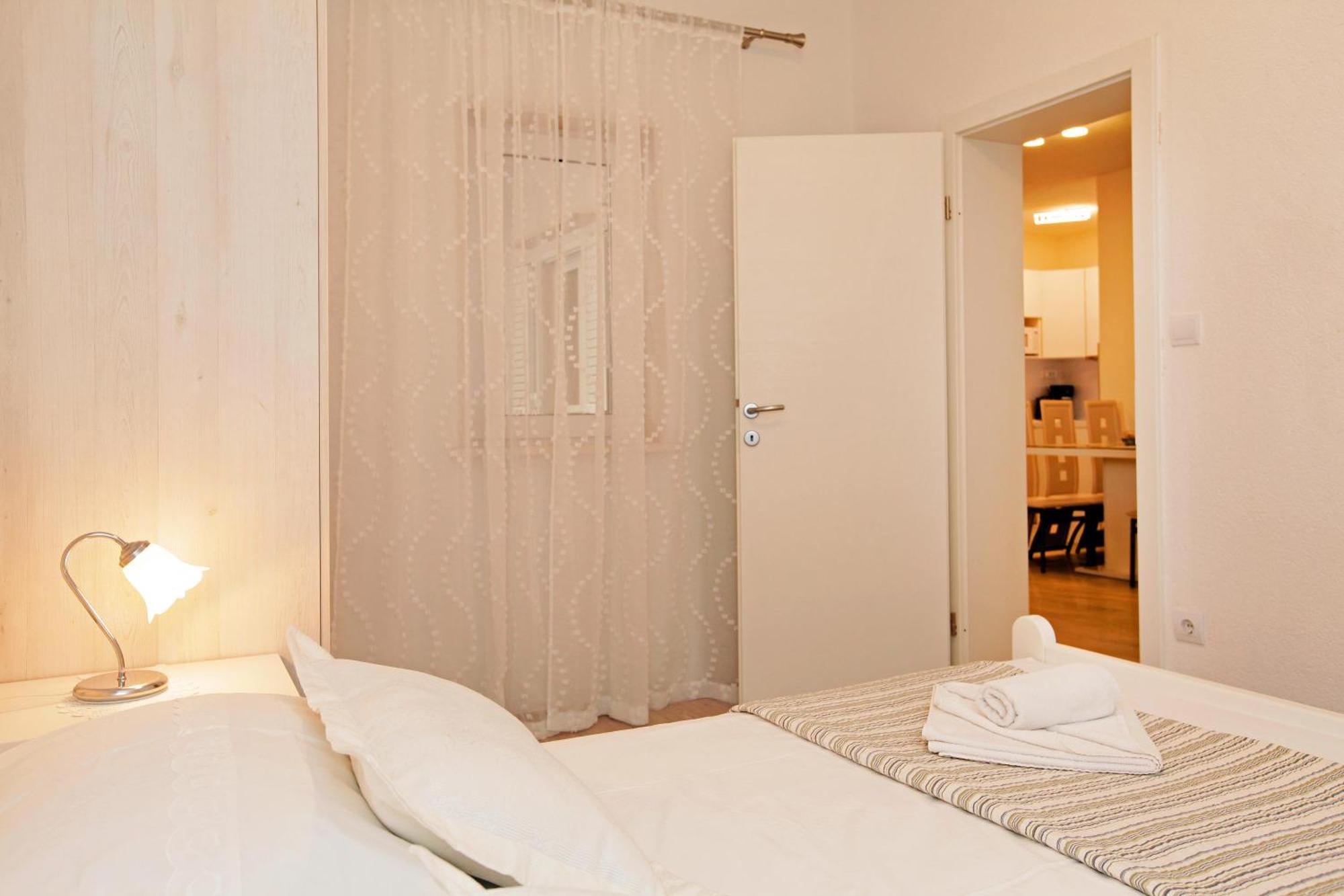 Apartments Toni Bol Room photo